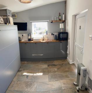 Adorable bedsit for you, partner and your pet! - Pembrokeshire - 9