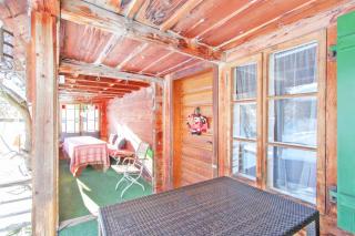 Cosy Traditional Swiss Chalet - 1