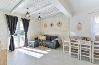 Villa Karin with heated pool - Privlaka - 6