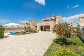 Villa Karin with heated pool - Privlaka - 2