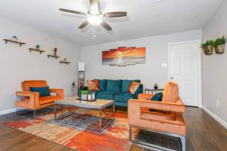 IDYLLIC LAKEVIEW HOME - Spring - 6