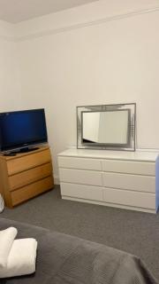 Large Room 2 - Bristol - 3