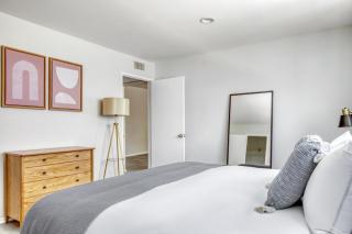 Fairfax 1BR w Pool nr WF TJ Melrose shopping LAX-492 - 1