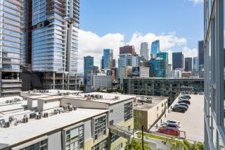 Downtown 1BR w Roof Pool Gym nr the 110 LAX-734 - 7