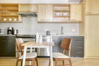 Hollywood 1BR w Gym Pool BBQ nr Metro LAX-839 - 6