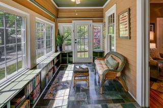 Quaint Anderson Home with Sunroom, Walk To Downtown! - Anderson - 9