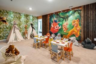 Brand New Windsor Island Resort 10 Bedrooms Luxury Villa - 4