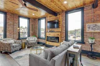 Luxurious Downtown Murphy Vacation Rental Loft! - Murphy - 0