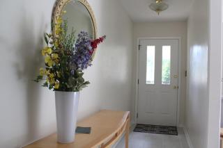 Stay-in' - close-in, clutter-free rental-only home - 9