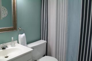 Stay-in' - close-in, clutter-free rental-only home - 8