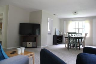 Stay-in' - close-in, clutter-free rental-only home - 5