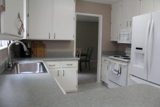 Stay-in' - close-in, clutter-free rental-only home - 1