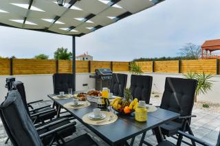 Luxury Villa JoMaNI with heated pool - Bibinje - 2