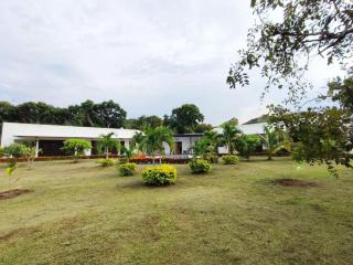 Extraordinaria casa con piscina y pura naturaleza Honda - 8