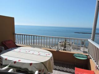 T2 dernier étage face à la mer avec ascenseur - 5