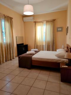 Rea House Razata 1 - 3