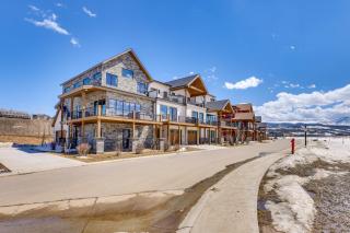 Modern Fraser Townhome with Private Hot Tub and Decks! - 9