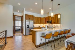 Modern Fraser Townhome with Private Hot Tub and Decks! - Fraser - 8