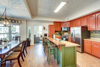 Cleveland Cabin with Private Hot Tub about 7 Mi to Helen - 2