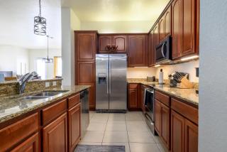 Spectacular Lakeview Serenade Next to Pool Near all Theme Parks and walk to Convention Center - Orlando - 7