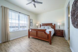 Spectacular Lakeview Serenade Next to Pool Near all Theme Parks and walk to Convention Center - Orlando - 9