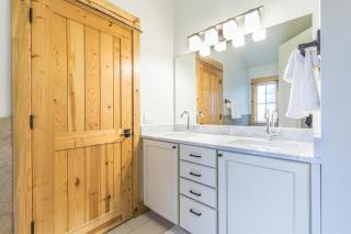 401 Capital Ave - Creede - 1