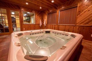 Enjoy The Outback+ Indoor Hot tub+Games+Puzzles+Tennis Court - - 0