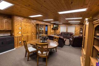 Enjoy The Outback+ Indoor Hot tub+Games+Puzzles+Tennis Court - - 7