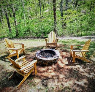 Windy Ridge-Pet-Friendly Smoky Mountain Cabin with Fishing Access, Fenced Yard & Free Tickets - 0