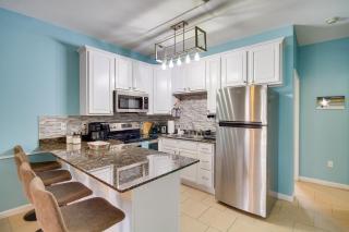 Walk to Beach Gulfport Retreat with Patio - Gulfport - 4