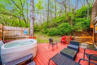 Cozy Cub Mountain Escape - Gatlinburg - 7