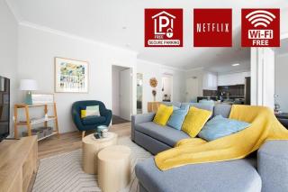 Bright Trendy 2bdrm Apt - Walk to River & Shops - 0