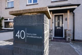 Stunning Pet-Friendly Home with Hot Tub less than one minute walk from Barmouth Beach - 5