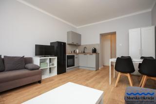 Morska Okrzeja - Słoneczne Mieszkanie Blisko Centrum Free Parking - Gdynia - 9