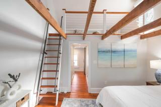 Brooke House In The Heart of Downtown with Patio! - 1