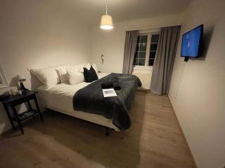 4-bedroom Villa with private gym and hot-tub - 3