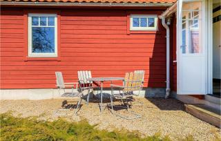 Amazing Home In Tvååker With Kitchen - Tvååker - 2