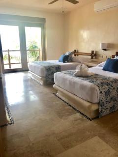 Stunning beachfront house w/ private pool. - Zihuatanejo - 6