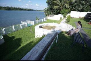 Periyar River front Villa near kochi Airport Aluva - 9