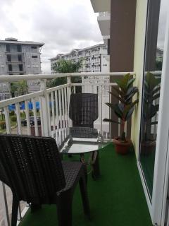 Condo Azur Suites A326 Amani Resorts Residences , 5 minutes Airport, Netflix, Stylish, Cozy with Luxurious Swimming Pool - Pusok - 3