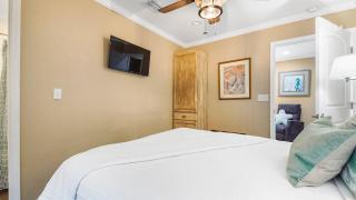 BeachLife Unit BC Getaway Sleeps 22 - Panama City Beach - 8