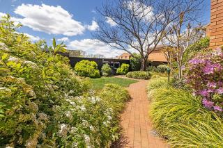 Oxley Court Serviced Apartments - Canberra - 6
