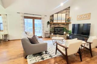 Freshly Remodeled Quaint Home - Springfield - 8