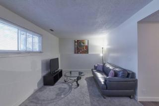 2bedroom suite w/ great access into & out the city - 7818 - 6