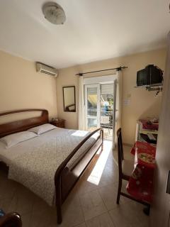 ROOM Jovan,on the sea with free we-fi - Kotor - 6
