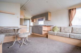 Lovely 8 Berth Caravan At Broadland Sands Holiday Park In Suffolk Ref 20016Bs - 2