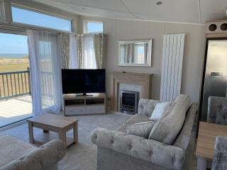 Stunning Caravan With Full Sea Views At Broadland Sands In Suffolk Ref 20236Bs - Hopton on Sea - 7