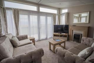 Stunning Caravan With Full Sea Views At Broadland Sands In Suffolk Ref 20236Bs - Hopton on Sea - 1