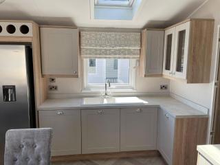 Stunning Caravan With Full Sea Views At Broadland Sands In Suffolk Ref 20236Bs - Hopton on Sea - 4