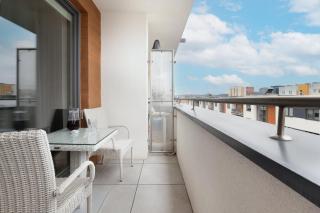Superior Apartment with Balcony & Parking Gdańsk by Noclegi Renters Prestige - Danzig - 7